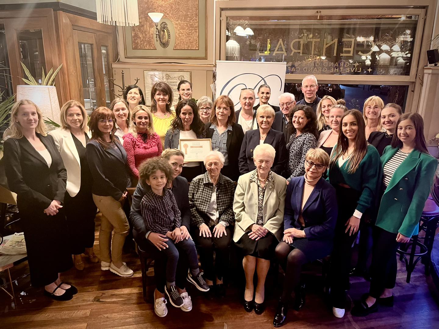 Gondolati kalandozások a Centrál Kávéházban Meskó Zsolt író, rendezővel